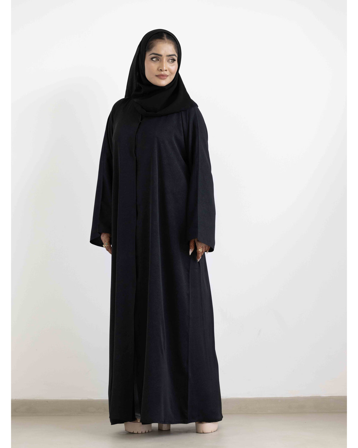 Midnight Elegance Abaya
